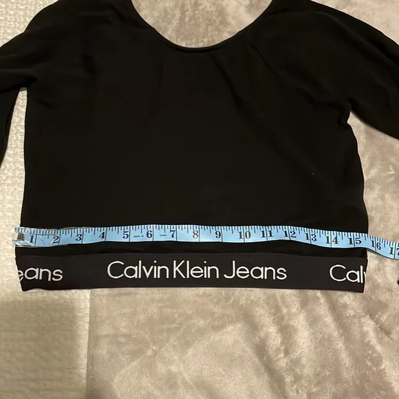Calvin Klein Cropped Top - Picture 6 of 8